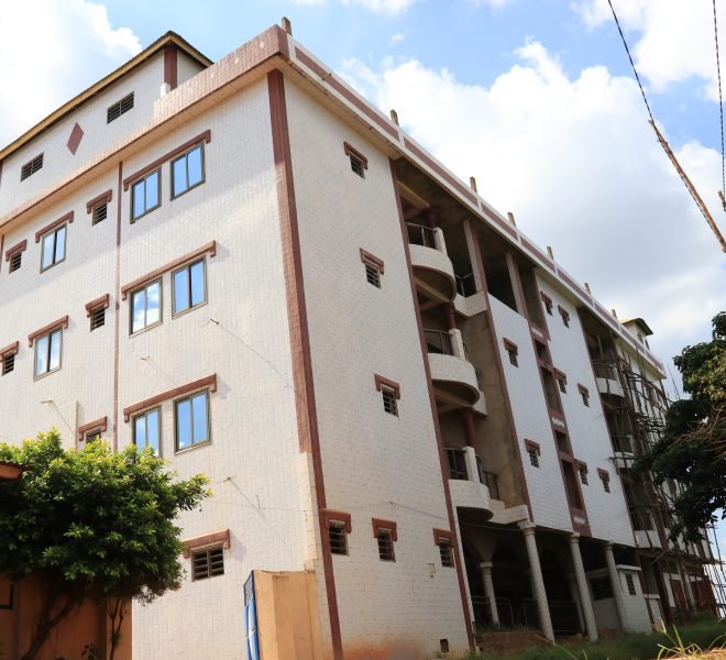 Hôtel inachevé à vendre à Bohicon au Bénin 1