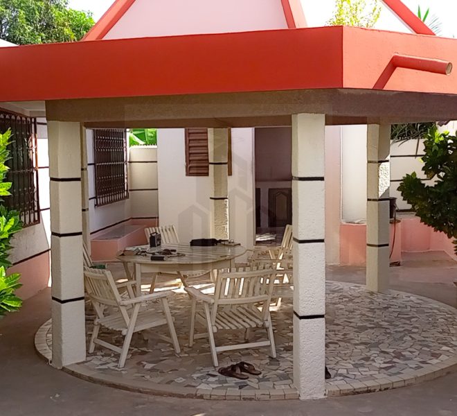 villa à vendre à cotonou akpakpa, maison spacieuse 1