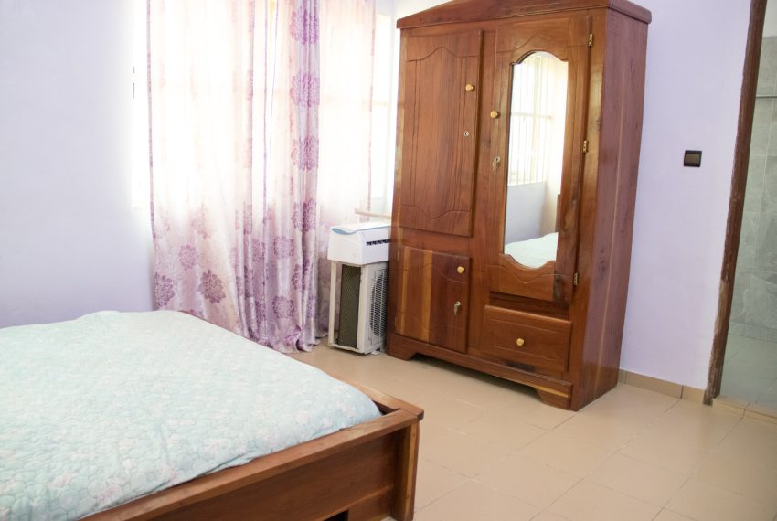 Maison R+1 avec magasin à vendre à Sèmè-Kpodji, Bénin 7