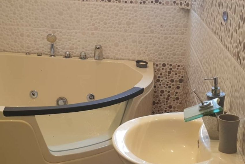 Villa meublée à louer à Zopah Calavi, pavé Kérékou 2