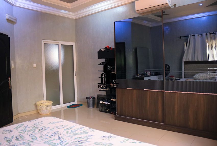 Villa meublée à vendre à Calavi Bidossessi Bénin 15