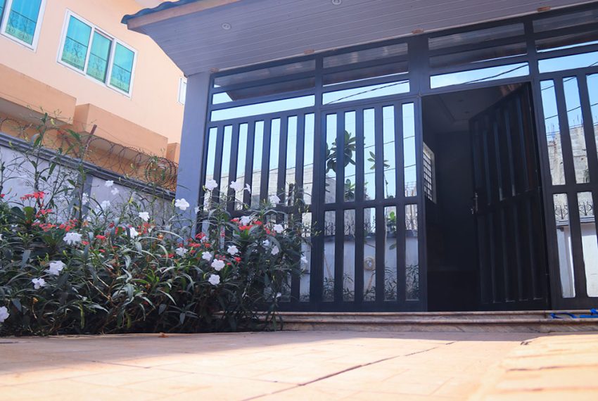 Villa meublée à vendre à Calavi Bidossessi Bénin 3