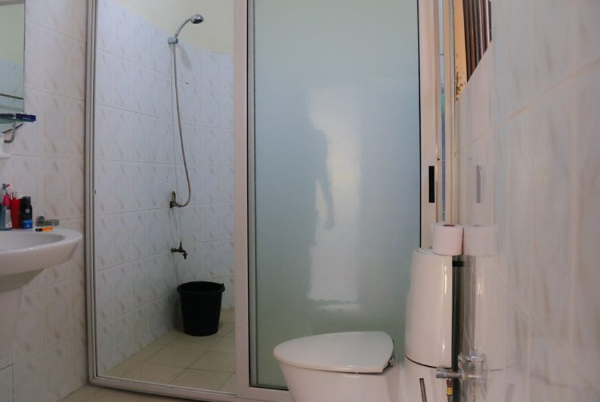 Villa meublée à vendre à Calavi Bidossessi Bénin 18