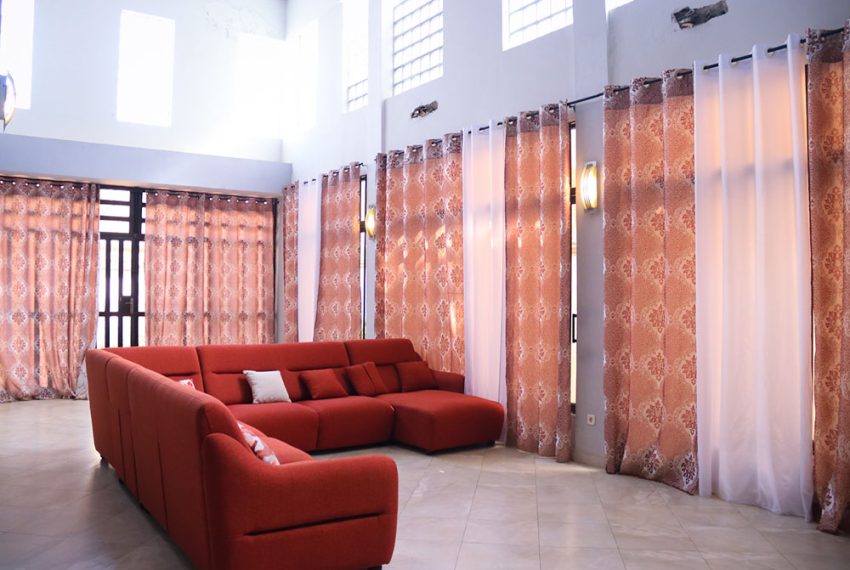 Villa meublée à vendre à Calavi Bidossessi Bénin 4