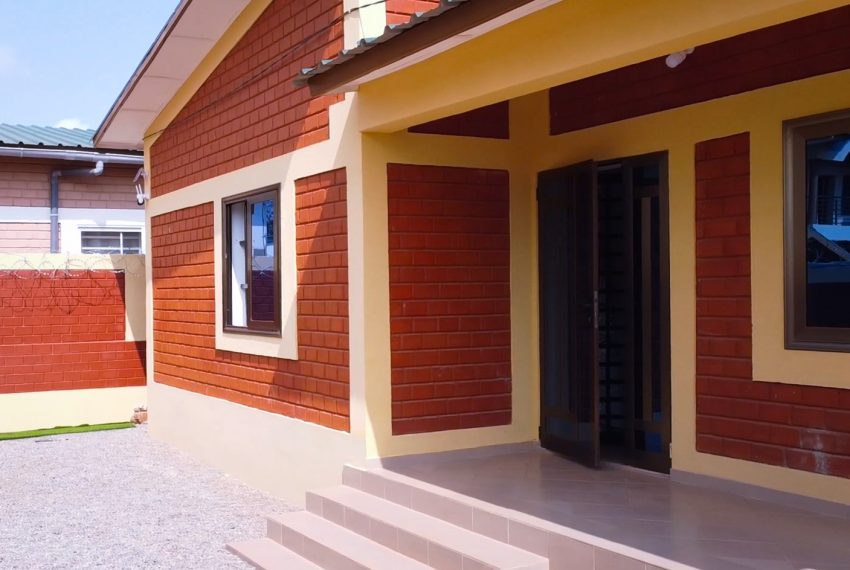 Villa, maison meublée à vendre à Calavi Ouèdo 1