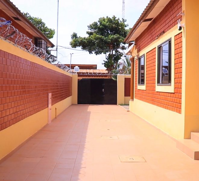 Villa, maison meublée à vendre à Calavi Ouèdo 2