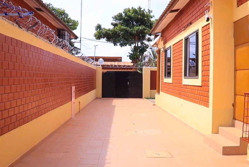 Villa, maison meublée à vendre à Calavi Ouèdo 2