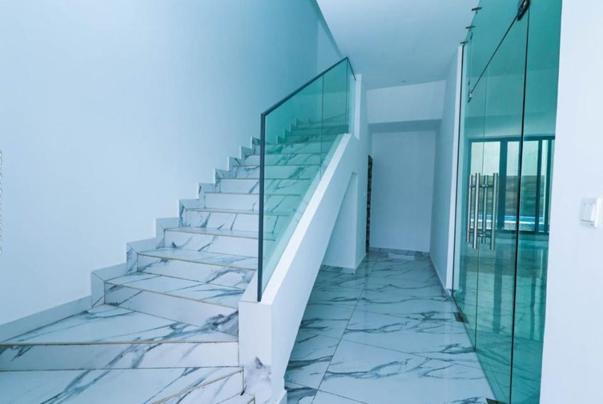 Villa de luxe à louer à Cotonou Fidjrossè Plage 13