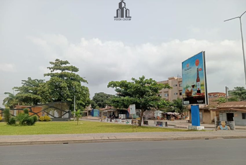 parcelle en angle de rue à vendre en face du centre EYA de Lionel TALON à Akpakpa 1