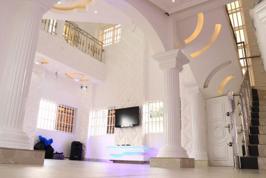 Villa luxueuse à vendre à Ekpè Sèmè Podji 10