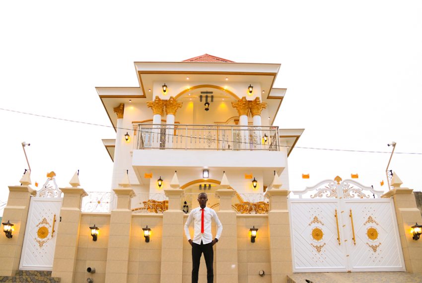 Villa luxueuse à vendre à Ekpè Sèmè Podji 2