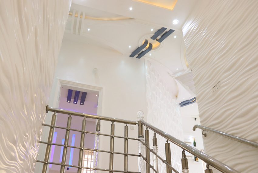 Villa luxueuse à vendre à Ekpè Sèmè Podji 20