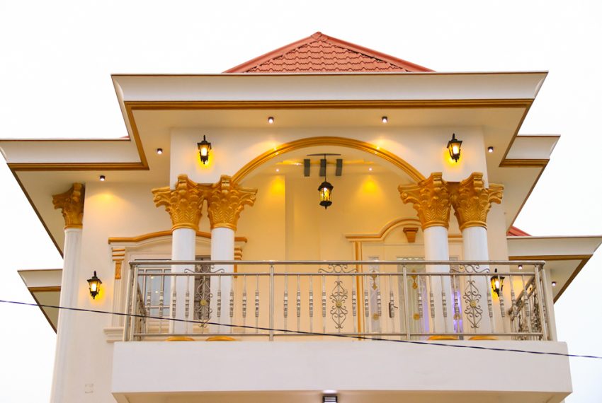 Villa luxueuse à vendre à Ekpè Sèmè Podji 3