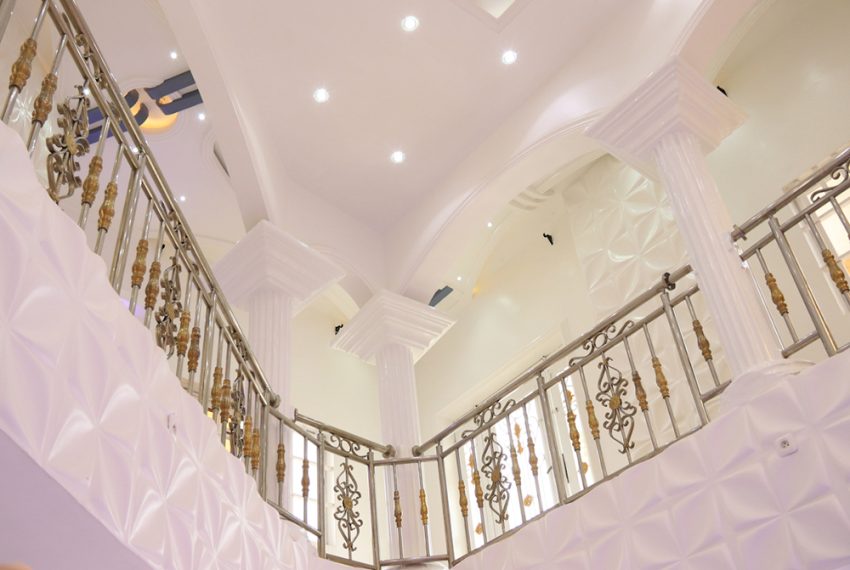 Villa luxueuse à vendre à Ekpè Sèmè Podji 9