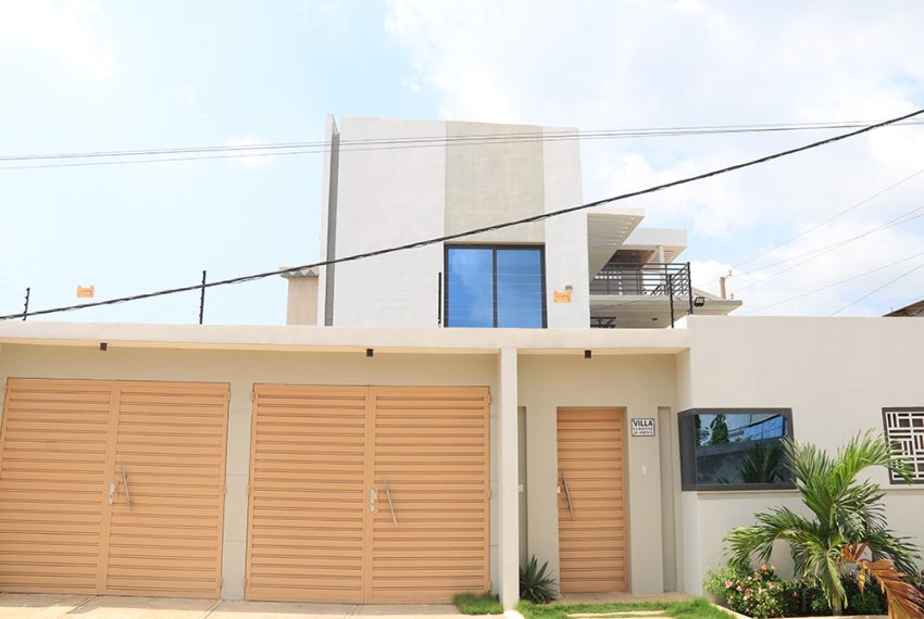 Villa meublé à louer à Sèyivè Ekpè Semè Podji Péage 1