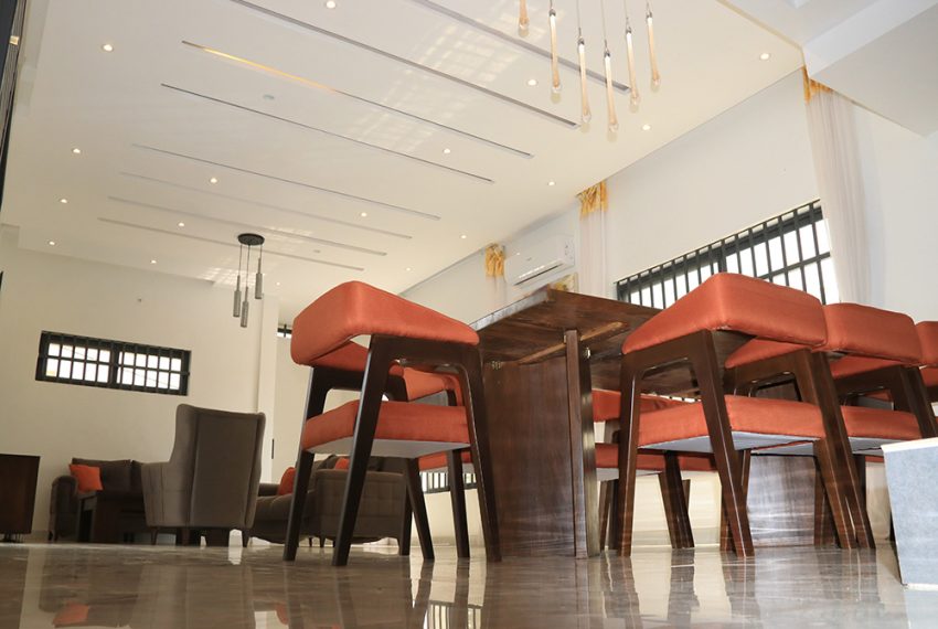 Villa meublé à louer à Sèyivè Ekpè Semè Podji Péage 17