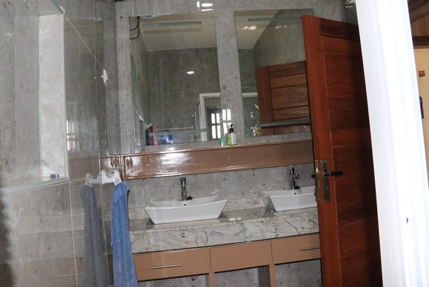 Villa meublé à louer à Sèyivè Ekpè Semè Podji Péage 30