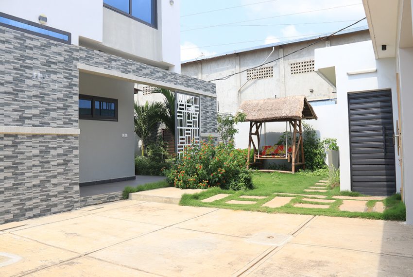 Villa meublé à louer à Sèyivè Ekpè Semè Podji Péage 5