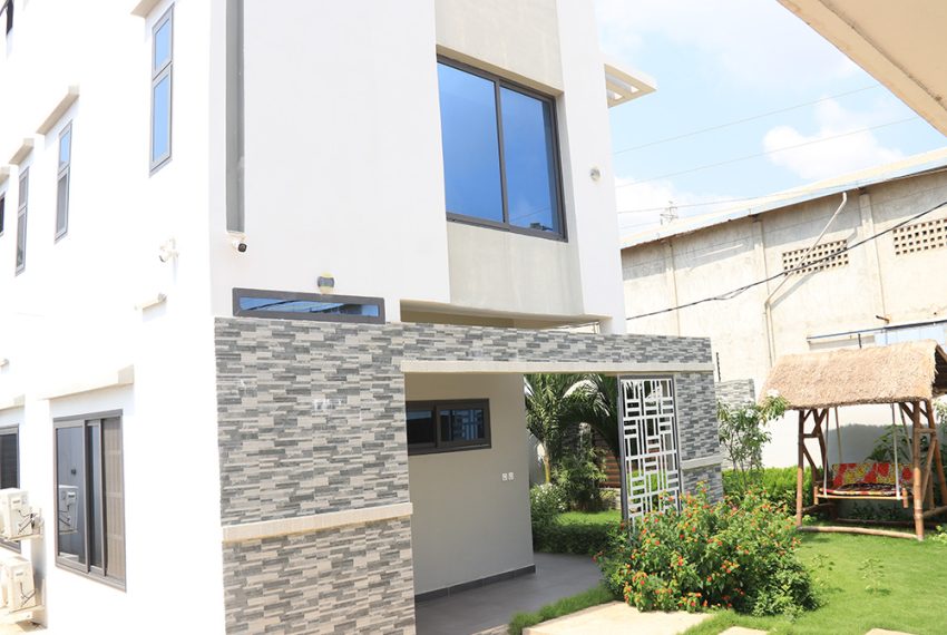 Villa meublé à louer à Sèyivè Ekpè Semè Podji Péage 6